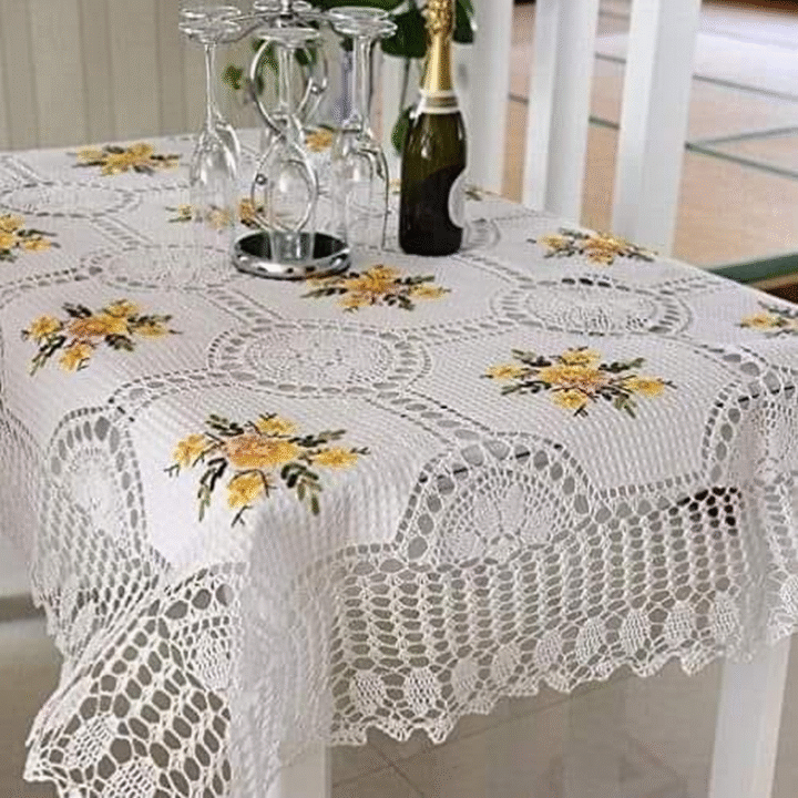 Toalha de Mesa em Crochê Quadrada